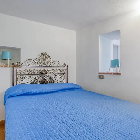 3 Bedroom Beautiful In Monte Marcello