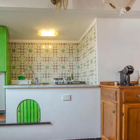 3 Bedroom Beautiful In Casa vacanze *
